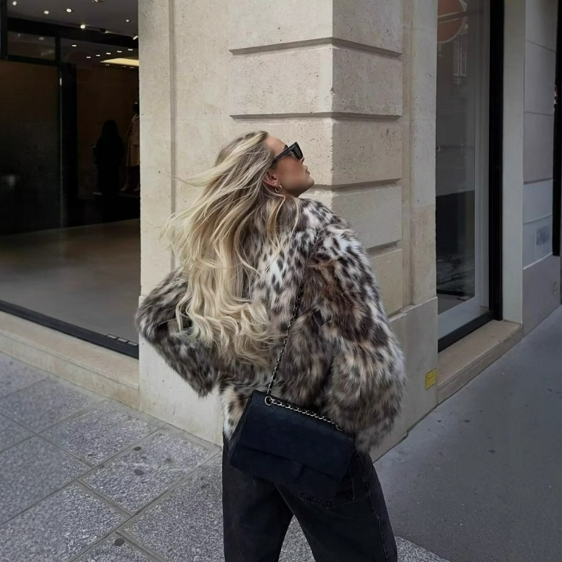 Giacca in Pelliccia Sintetica  - Winter Clothing Europe recensione e prezzo